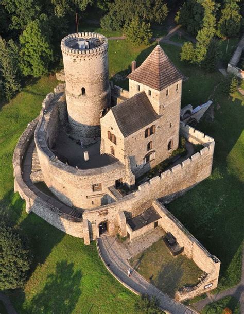 Bedzin Castle Poland | Castle ruins, Medieval castle, Beautiful castles