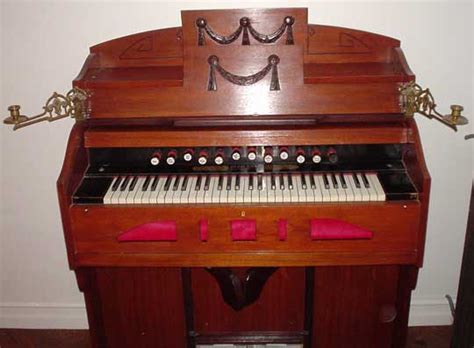, kamu dapat pengertian magang (well, tak kenal maka tak sayang kan?) music instrument organ: Apa itu organ?
