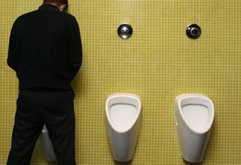 Copyright of videos is not claimed by us. 上廁所抽菸都要打卡!這家公司超血汗 - 國際 - 自由時報電子報