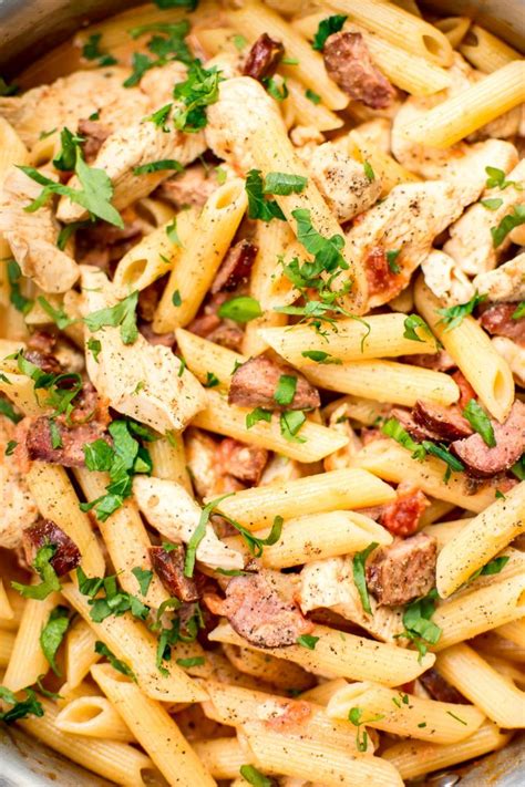 I mean what's not to like about a big bowl of pasta accompanied with chunks of meaty chicken and delicious chorizo? Chicken and Chorizo Pasta • Salt & Lavender