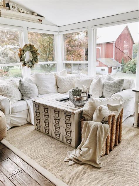 10 Farmhouse Style Living Room Ideas