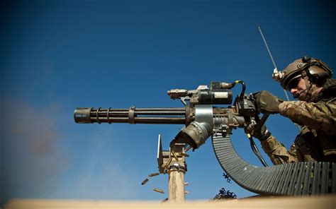 Descargar Fondos De Pantalla M134 Minigun Multi Cañón Rápido Disparo