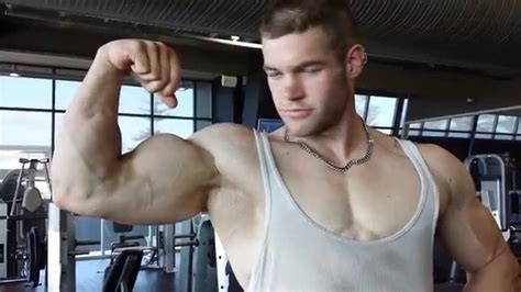 Flexing Biceps Benedikt Hülsbusch Youtube