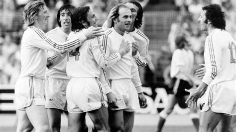 Transmisje online, program tv, wideo, wyniki, relacje z najważniejszych sportowych wydarzeń. Retro TVP Sport: Mundial 1974, Polska - Argentyna ...