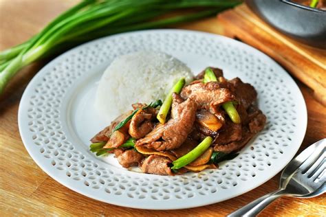 Stir Fried Ginger And Scallion Beef Beef Beef Recipes Meat Recipes