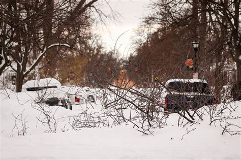 7 Killed In Buffalo Winter Storm With Many Roads Still Impassable