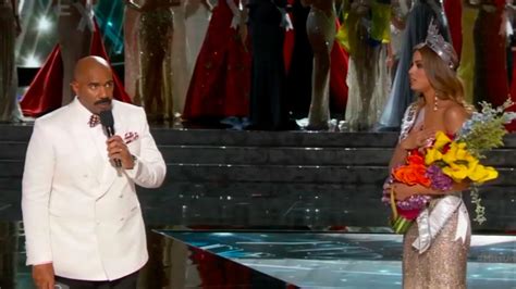 Steve Harvey Botches Miss Universe Announces Wrong Winner