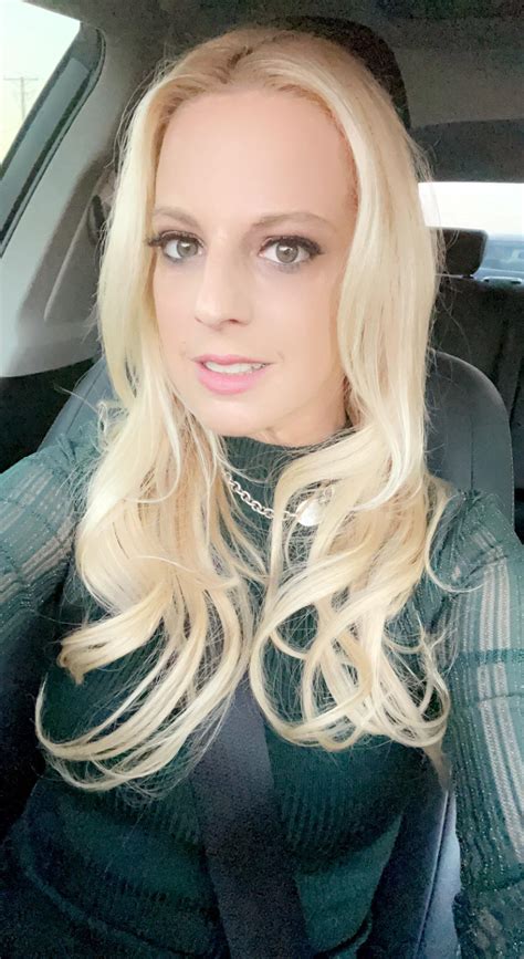 Just A Selfie On My Way Out Roxie Rae R Modelsgonemild