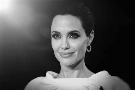 Angelina Jolie Celebrities Girls Hd Coolwallpapersme