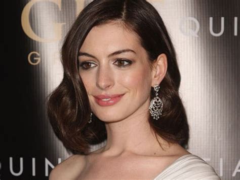 Anne Hathaway Dumps Her Safe Image In Love And Other Drugs Mirror Online