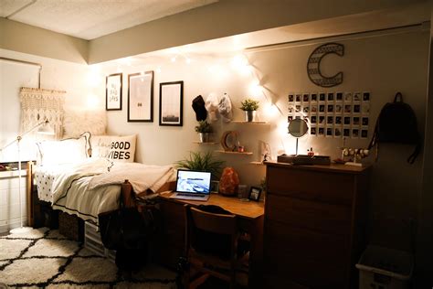 See Irl Dorm Decor Inside The Super Cozy Dorm Room Of A Student At