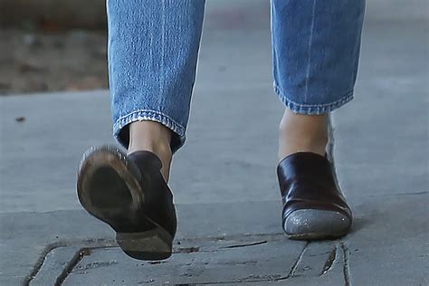 Jennifer Garner Wears Mom Jeans Brown Loafers In La With Son Samuel