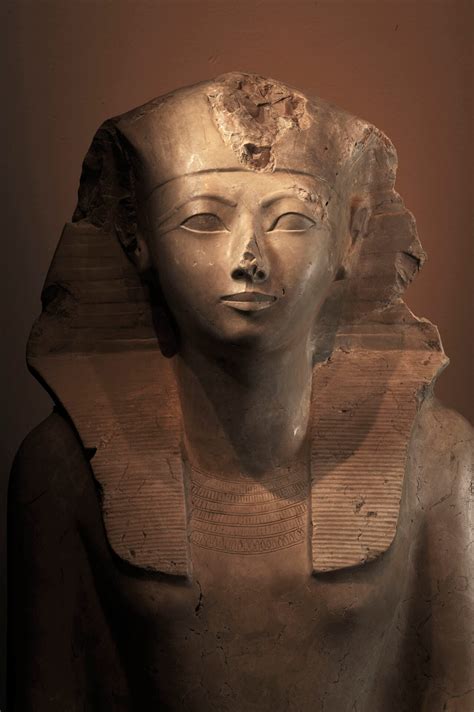 statue of hatshepsut egypt museum