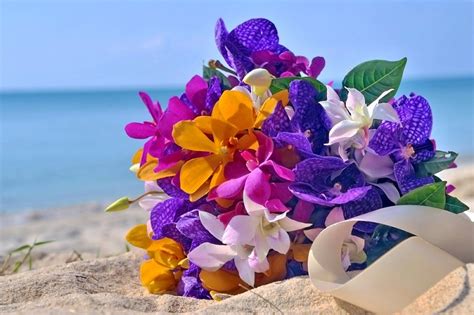 Tropical Elegance Find The Perfect Beach Wedding Bouquet