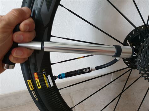 Test De La Pompe Main Crankbrothers Klic Hp Gauge Velo