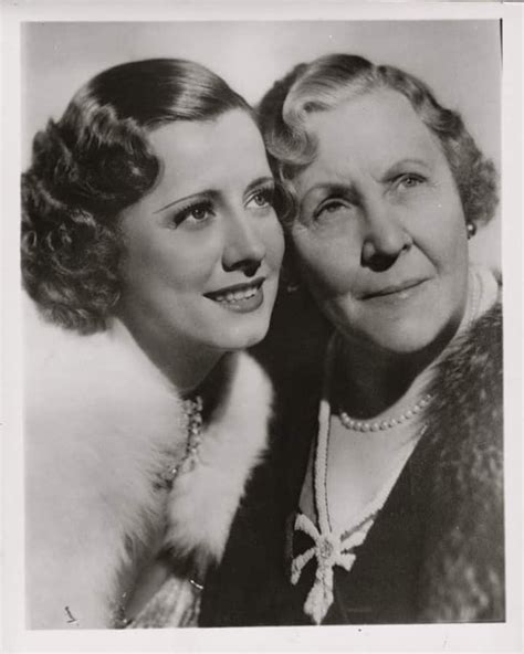Irene Dunne And Her Mother Old Hollywood Stars Irene Dunne Classic
