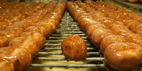 Inside Shipley Do Nuts Houstons Favorite Doughnut Pushers