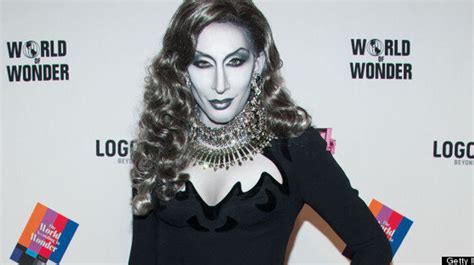 Rupaul S Drag Race Illusion Drag Queen Detox Paints Body To Look Like Black And White Photo