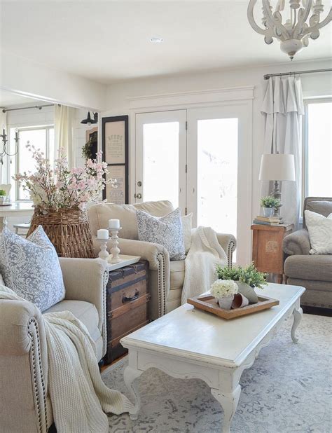 Stunning Spring Living Room Decor Ideas To Refresh Your Mind 15 Homyhomee