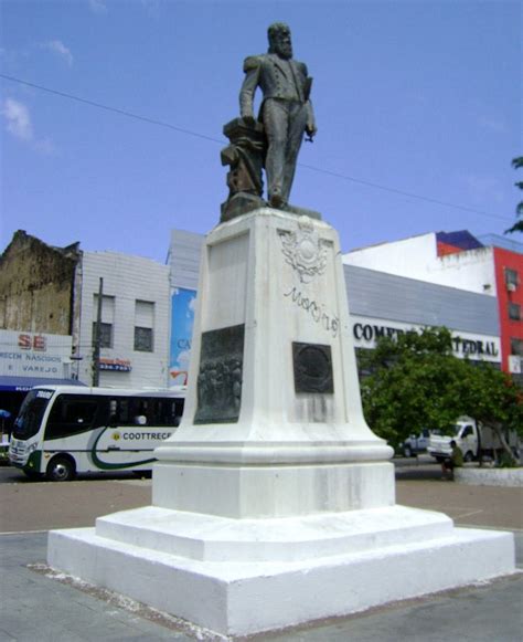 Estátua De D Pedro Ii Na Praça Da Sé Em Fortaleza Landmarks Statue