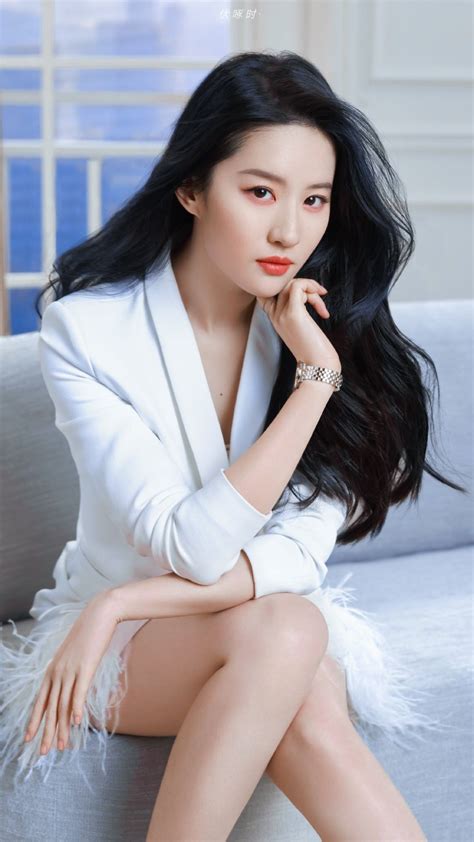 Beautiful Chinese Women The Empress Of China Vogue Photoshoot Model