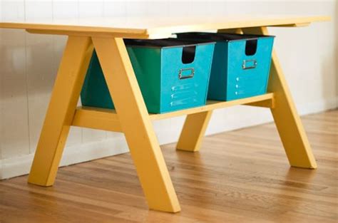 Besonders effektvoll ist die kombination aus natürlichem kreidetafel für kinder im garten selber machen: Schreibtisch selber bauen - 55 Ideen | Schreibtisch selber ...