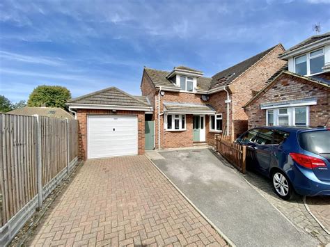 3 Bed Detached House To Rent In Tudor Close Barton Le Clay Bedford