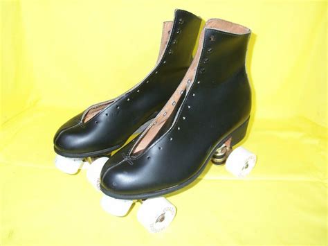 Vintage Nos 1985 Riedell Black Leather Roller Skates