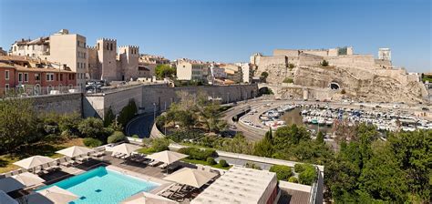 Radisson Blu Hotel Marseille Vieux Port Pool Fotos Und Bewertungen