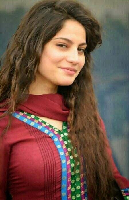 Neelam Muneer Born March 20 1992 Karachi Pakistan Is A Pakistani