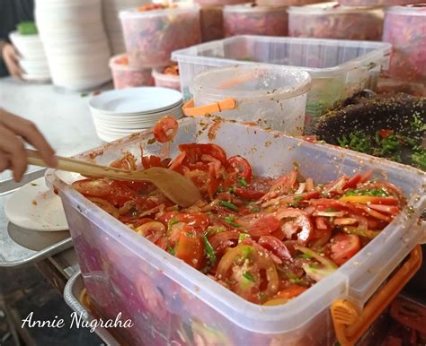 Sate maranggi is lamb satay served with sambal tomat, . SATE MARANGGI HJ. YETTY Cibungur. Rumah Makan Fenomenal di ...