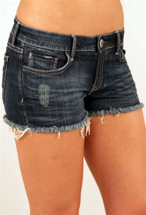 Diy Make Daisy Dukes Out Of Old Jeans Diy Creating Diy Shorts Online Fashion Stores Fashion