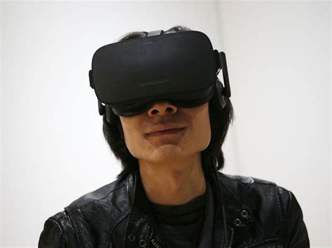 Oculus Rift Launch First Vr Headsets Delivered To Customers The