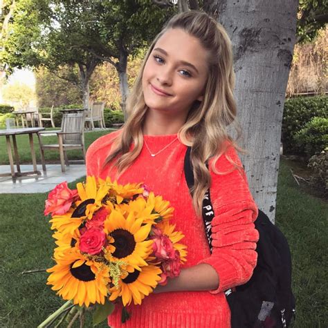 Nickalive Nickelodeon Star Lizzy Greene Reveals What Its Really Like