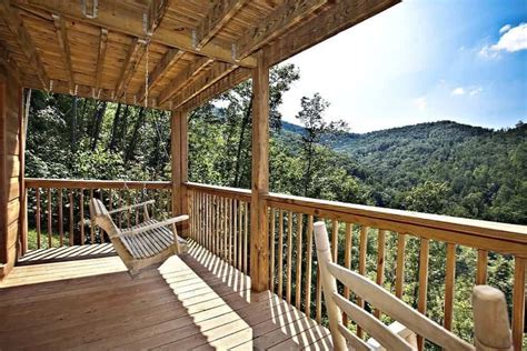 Deck If A Secluded Luxury Cabin In Gatlinburg Gatlinburg Honeymoon Secluded Honeymoon