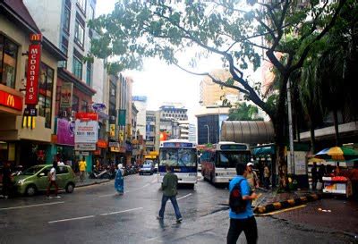 The road was constructed by the federation of malaya government from 1956 to 1959. L4GU D4N KEN4NG4N: Kenangan Silam Di Jalan Silang - Gravity