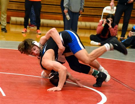 Prep Wrestling Roundup Local Wrestlers Win Titles At Regional Tournaments The Daily World