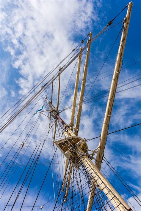 Mast Of A Sailing Ship Stock Image Image Of Ocean Wooden 32493143