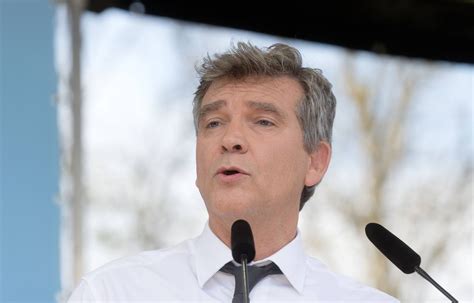 présidentielle 2022 arnaud montebourg fait son mea culpa après ses propos sur l immigration