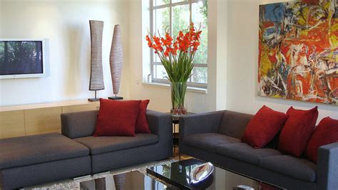 Look for the focal points of the. 10 Inexpensive Ways To Decorate Your Living Room - Feed ...