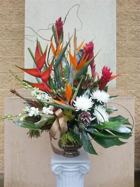 Pin By Vip Flowers Pdx On Vip Flowers Tropical Arrangments Plants