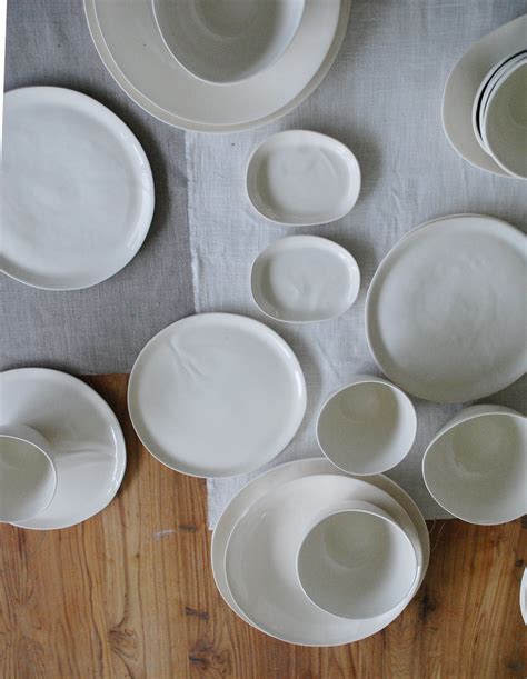 Naked Dishes White Plates And Bowls On Linen Mary Anne Davis Flickr