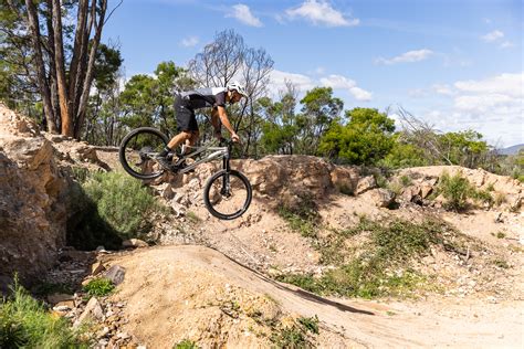SKILLS How To Ride Larger Drops Australian Mountain Bike The Home For Australian Mountain Bikes