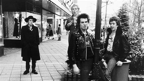 16 truly disturbing moments that made punk rocker sid vicious of the sex pistols live up to his