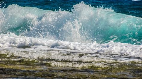 Ocean Waves Crashing On Shore Photo Free Image Peakpx