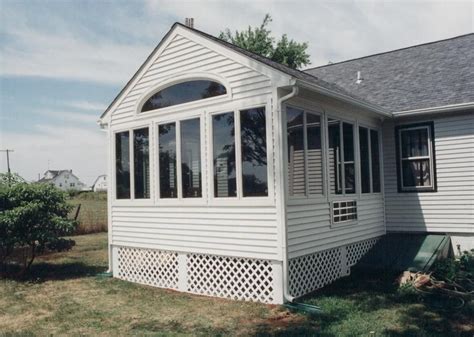 A patio enclosures four season room is a type of sunroom home addition enclosed with glass. Four Seasons Sunroom (46) | Four season sunroom, Beach ...