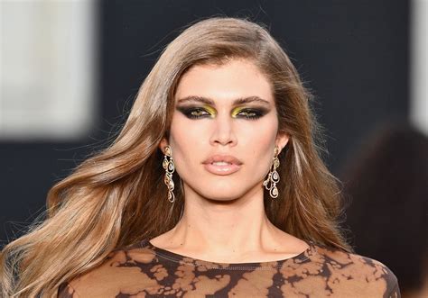 Gorgeous Brazilian Makes History As Victorias Secret First Transgender