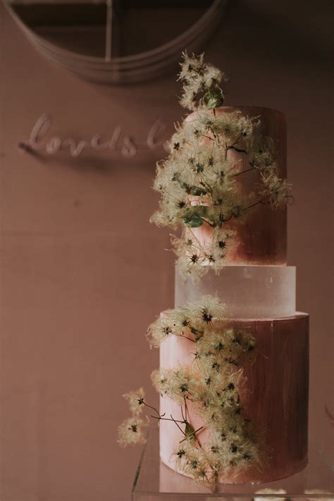Wedding Cakes With Dried Flowers Inspiration — Avant Garde Cake Studio