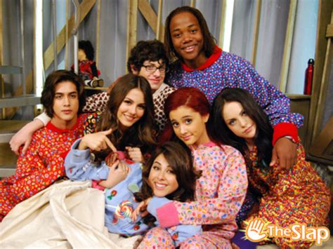 Victoria Justice Ariana Grande Reunite For Victorious Onesie Party See The Pics Ariana