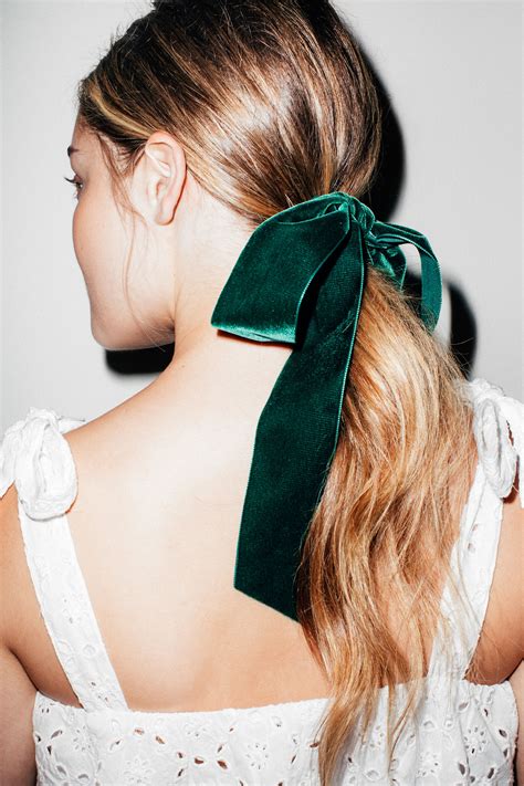 Ways To Style Your Hair Using Velvet Bows For Wedding Season Coveteur